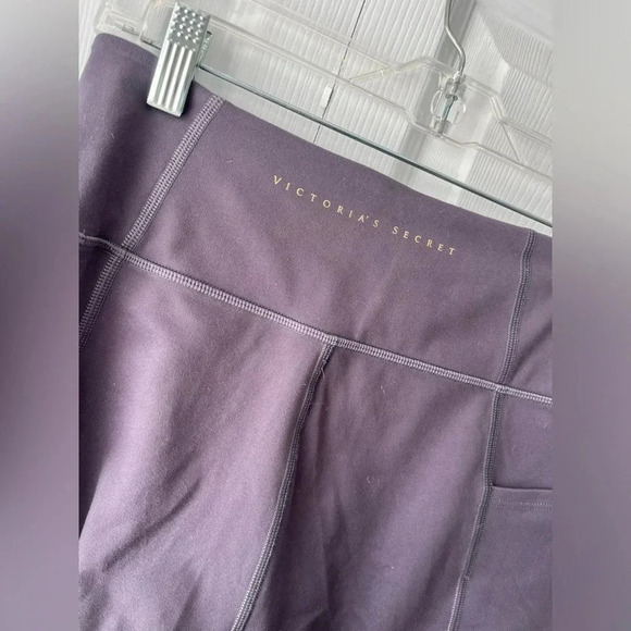 Victoria’s Secret tight purple leggings size 8 with pockets - Picture 6 of 6